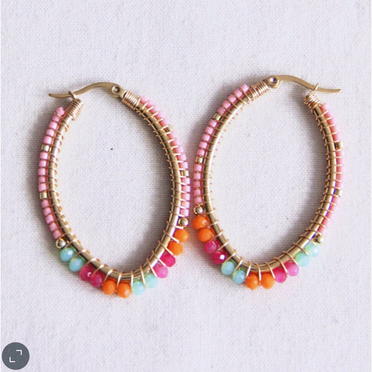 Ovale hoepel oorbellen met facetten en miyukis - oranje/roze/mint