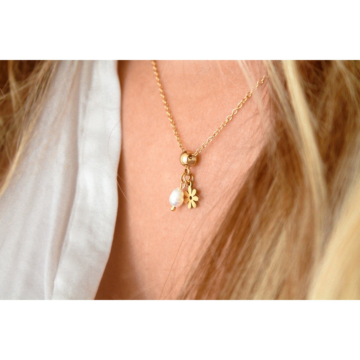 Ketting Bloemetje & Parel - Goud