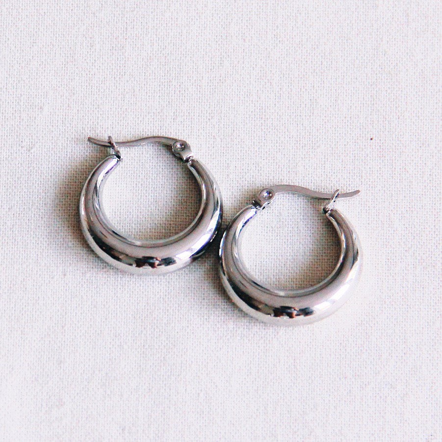 Stainless steel hoop 19mm “wide” – silver