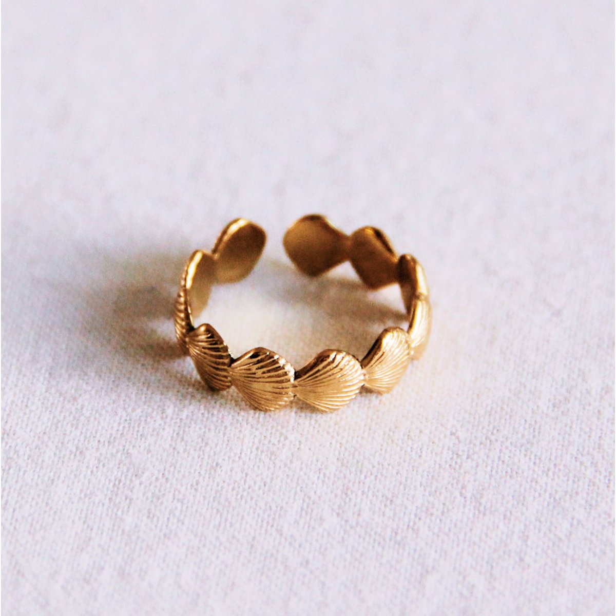 Verstelbare ring met schelpen